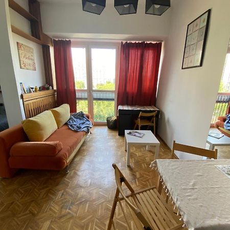 Ohmyhome - Sunny Apartment In City Center Warschau Exterior foto
