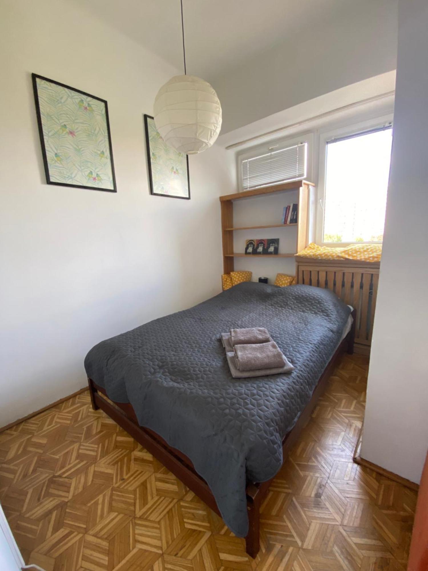 Ohmyhome - Sunny Apartment In City Center Warschau Exterior foto