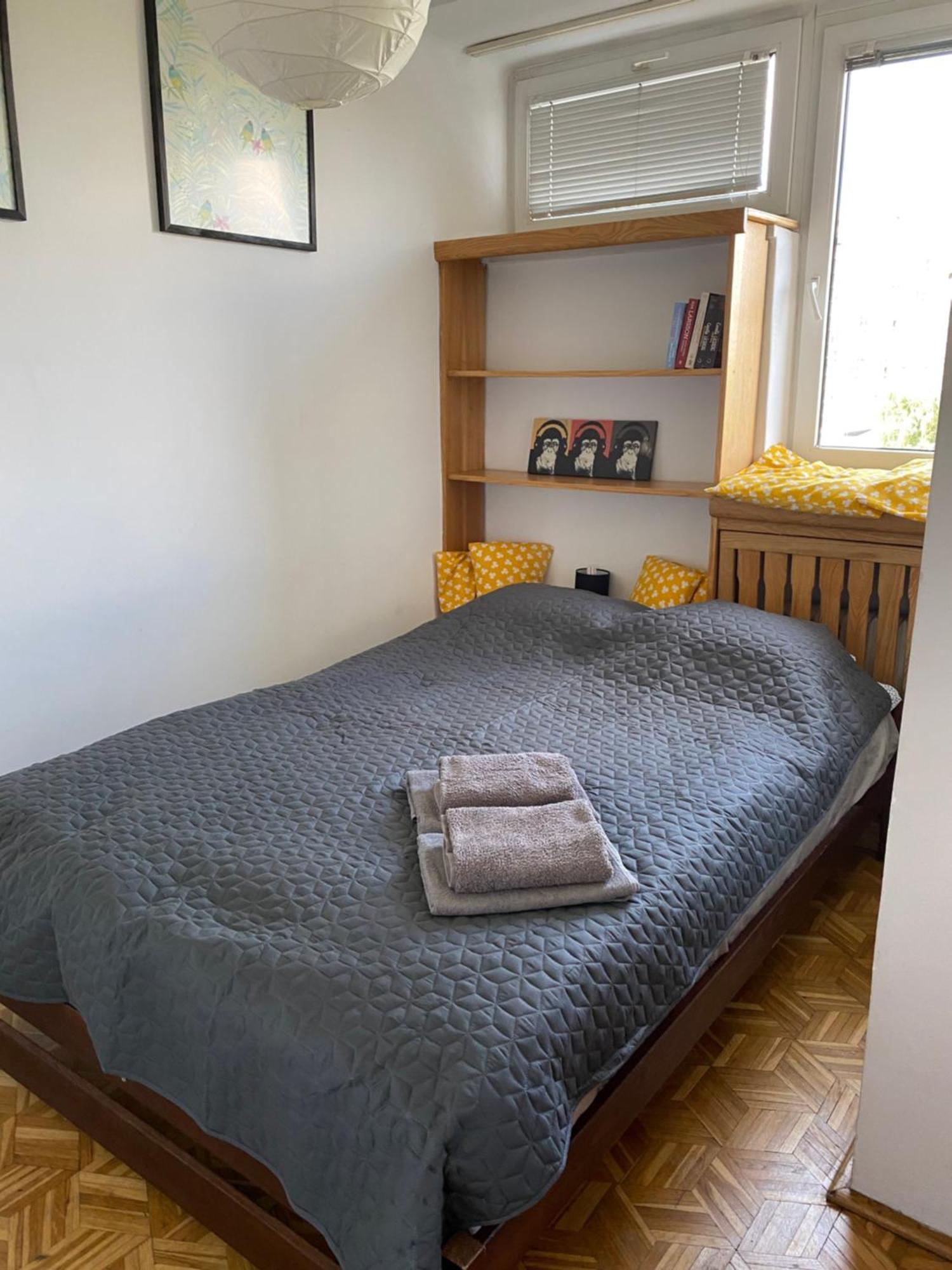 Ohmyhome - Sunny Apartment In City Center Warschau Exterior foto