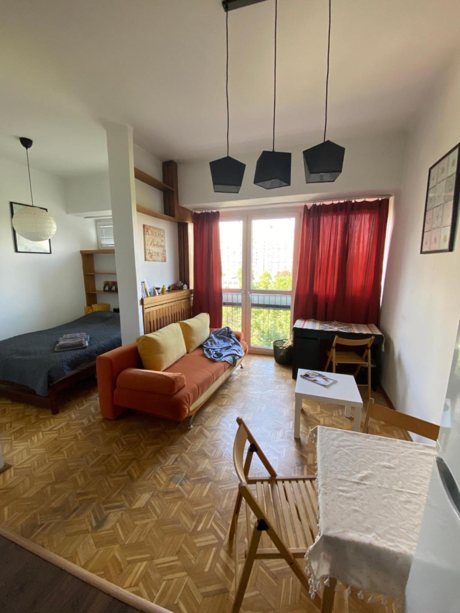 Ohmyhome - Sunny Apartment In City Center Warschau Exterior foto